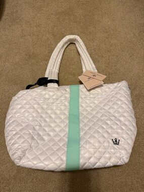 Oliver Thomas White Quilted Tote with Mint Center Stripe